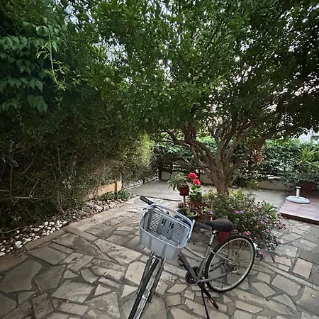 Beautiful Maisonette In Holiday home *