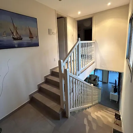 בית נופש Beautiful Maisonette In *