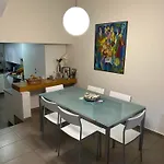 Сasa de vacaciones Beautiful Maisonette In